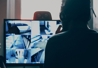 Imagem Miniatura de uma portaria de condomínio convencional, controlando o acesso ao predio